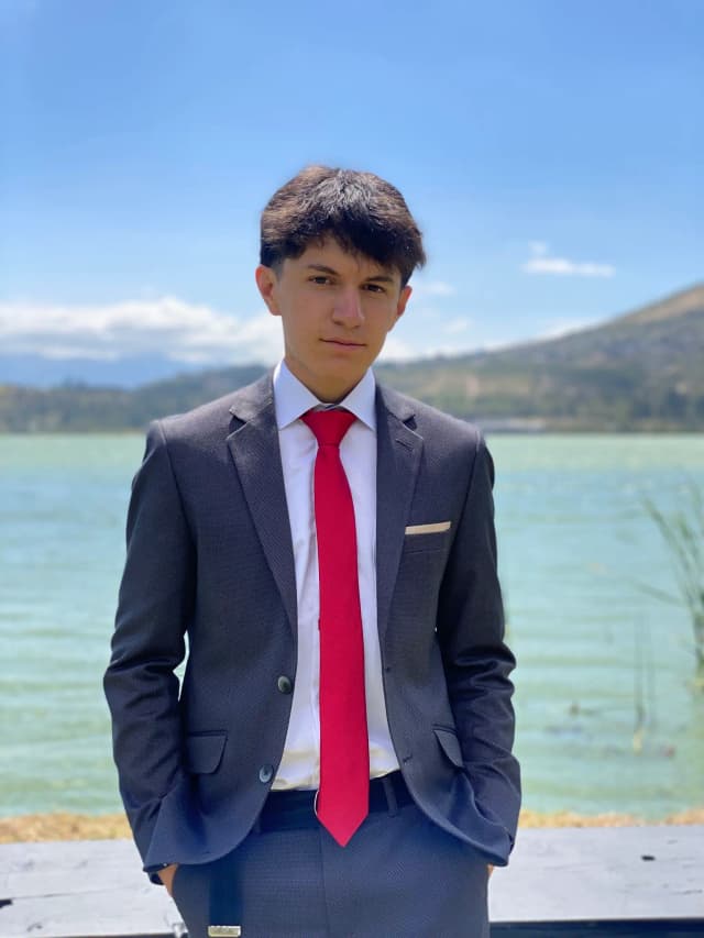 Foto de Cristhian Recalde, ponente en Build with AI Ecuador 2025