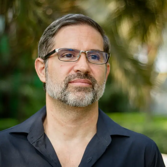 Foto de Daniel Coyula, ponente en Build with AI Ecuador 2025