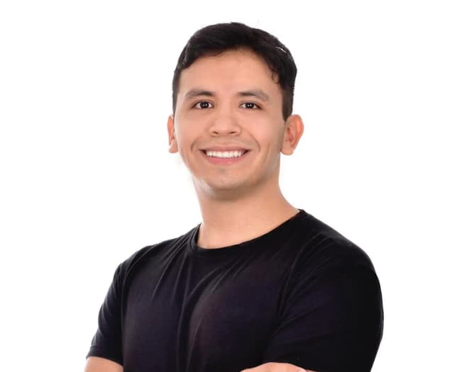 Foto de Luis Guerrero, ponente en Build with AI Ecuador 2025